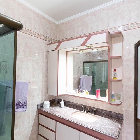 Casa à venda com 309m², 3 quartos e 4 vagas Casa à venda com 309m², 3 quartos e 4 vagasBanheiro Social