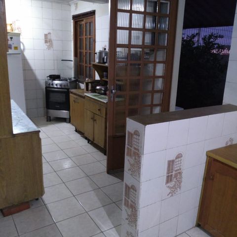 Casa à venda com 200m², 4 quartos e 3 vagas Casa à venda com 200m², 4 quartos e 3 vagasCozinha