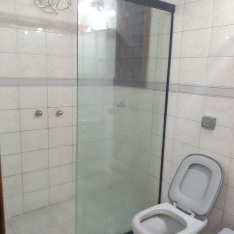 Casa à venda com 200m², 4 quartos e 3 vagas Casa à venda com 200m², 4 quartos e 3 vagasBanheiro 4
