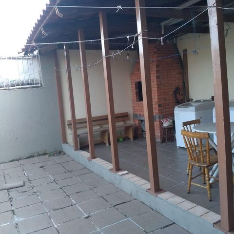 Casa à venda com 200m², 4 quartos e 3 vagas Casa à venda com 200m², 4 quartos e 3 vagasÁrea Externa
