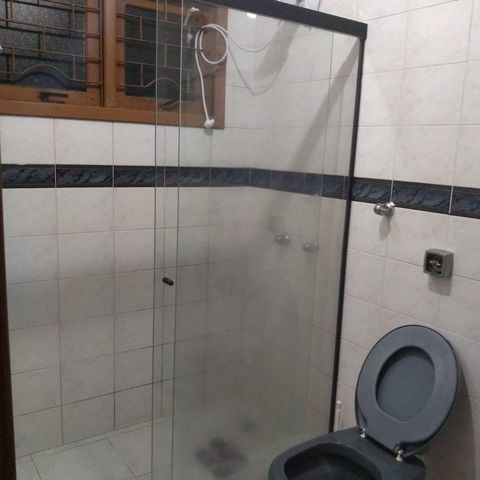 Casa à venda com 200m², 4 quartos e 3 vagas Casa à venda com 200m², 4 quartos e 3 vagasBanheiro 2
