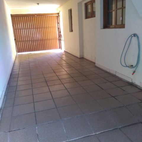 Casa à venda com 200m², 4 quartos e 3 vagas Casa à venda com 200m², 4 quartos e 3 vagasGaragem
