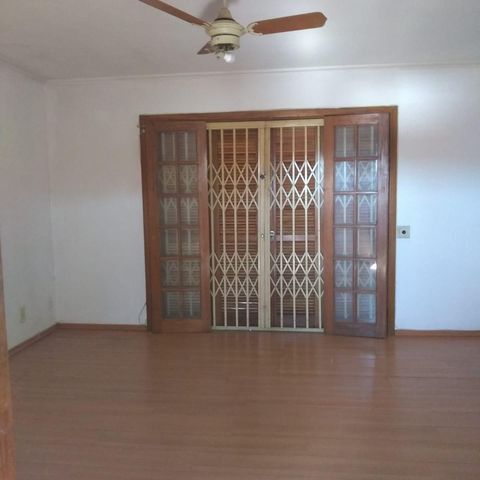 Casa à venda com 200m², 4 quartos e 3 vagas Casa à venda com 200m², 4 quartos e 3 vagasQuarto 2