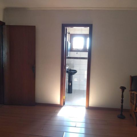 Casa à venda com 200m², 4 quartos e 3 vagas Casa à venda com 200m², 4 quartos e 3 vagasQuarto 1