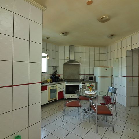 Apartamento à venda com 188m², 4 quartos e 4 vagasCozinha