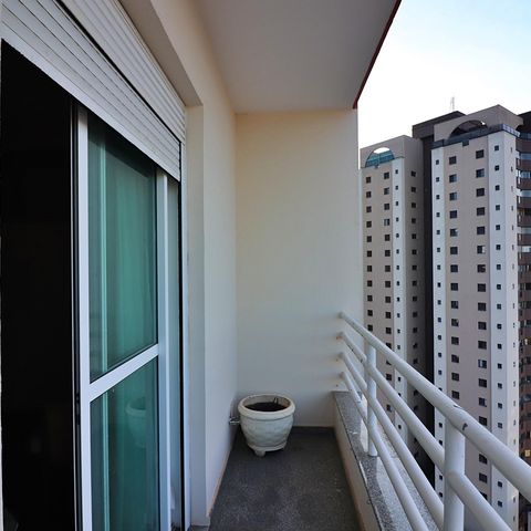 Apartamento à venda com 188m², 4 quartos e 4 vagasSuíte 1 Sacada