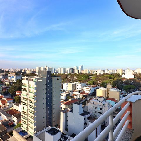 Apartamento à venda com 188m², 4 quartos e 4 vagasSuíte 1 Sacada