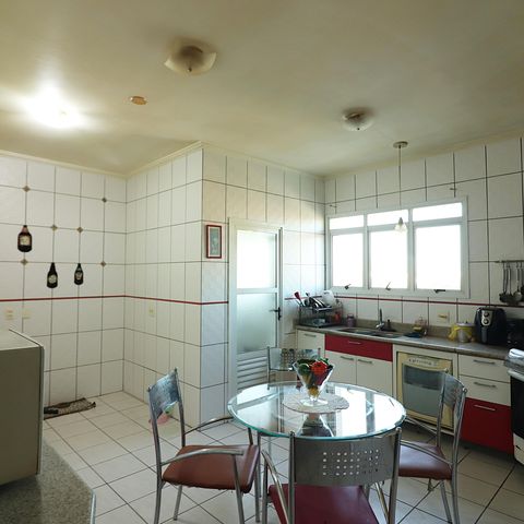 Apartamento à venda com 188m², 4 quartos e 4 vagasCozinha