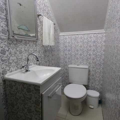 Casa à venda com 160m², 3 quartos e 2 vagasLavabo