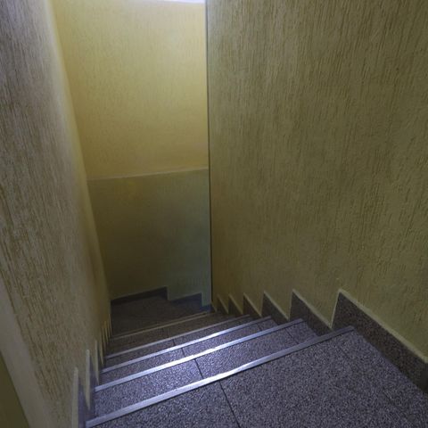 Casa à venda com 160m², 3 quartos e 2 vagasEscadas
