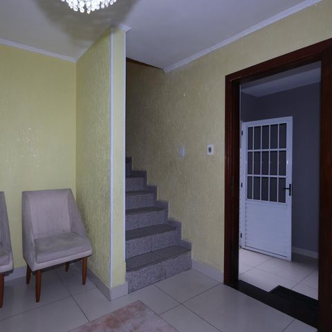 Casa à venda com 160m², 3 quartos e 2 vagasSala