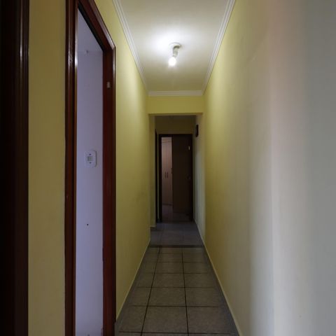 Casa à venda com 160m², 3 quartos e 2 vagasCorredor