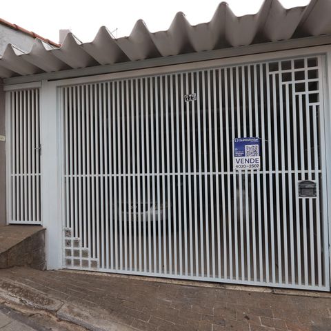 Casa à venda com 160m², 3 quartos e 2 vagasFachada