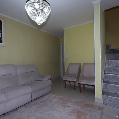 Casa à venda com 160m², 3 quartos e 2 vagasSala