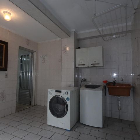 Casa à venda com 160m², 3 quartos e 2 vagasÁrea de Serviço