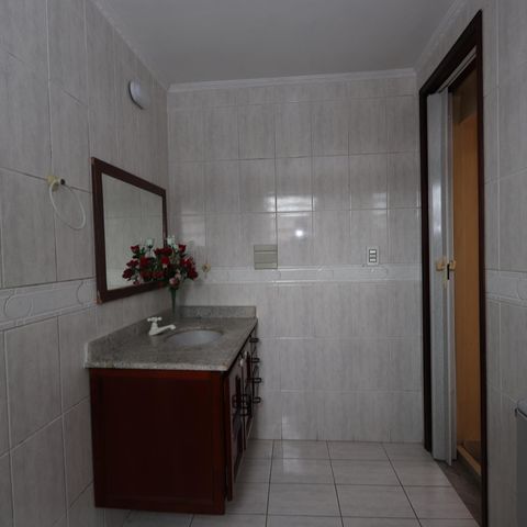 Casa à venda com 160m², 3 quartos e 2 vagasBanheiro da Suíte