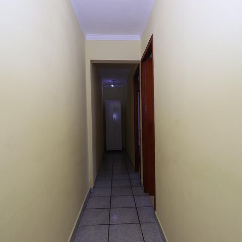 Casa à venda com 160m², 3 quartos e 2 vagasCorredor