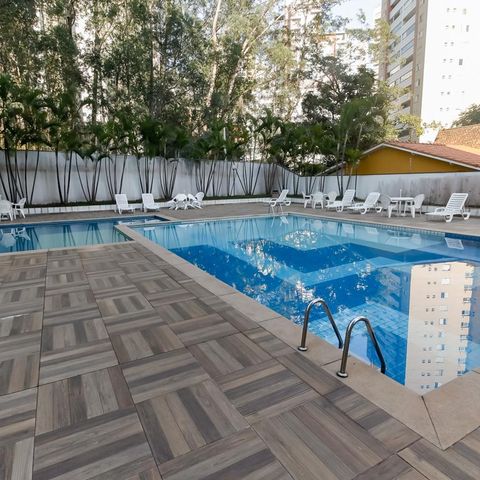 Apartamento à venda com 92m², 3 quartos e 2 vagas Apartamento à venda com 92m², 3 quartos e 2 vagasÁrea comum - Piscina