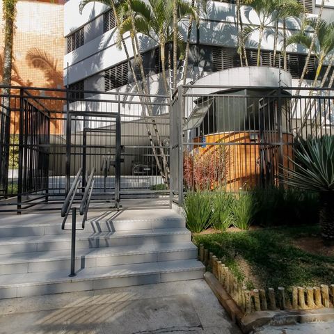 Apartamento à venda com 92m², 3 quartos e 2 vagas Apartamento à venda com 92m², 3 quartos e 2 vagasFachada e portaria