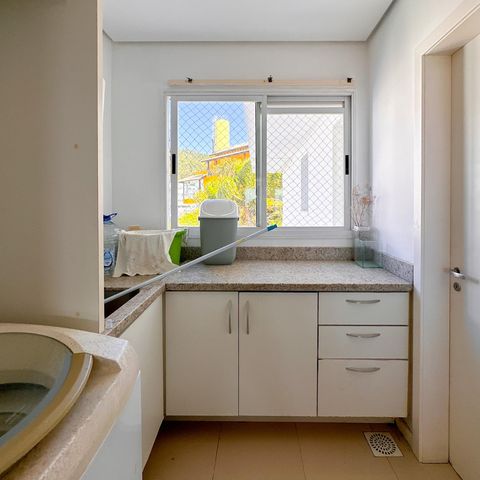 Apartamento para alugar com 250m², 4 quartos e 2 vagasÁrea de Serviço