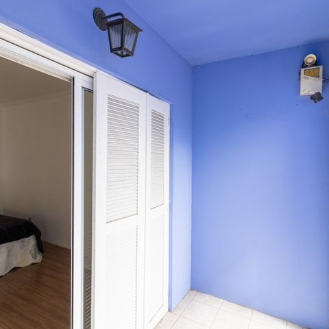 Casa à venda com 223m², 4 quartos e 3 vagas Casa à venda com 223m², 4 quartos e 3 vagasSacada do Quarto 1