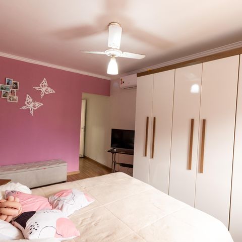 Casa à venda com 223m², 4 quartos e 3 vagas Casa à venda com 223m², 4 quartos e 3 vagasSuíte