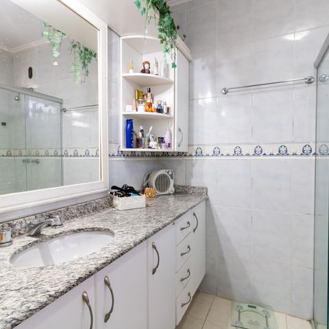 Casa à venda com 223m², 4 quartos e 3 vagas Casa à venda com 223m², 4 quartos e 3 vagasBanheiro da Suíte