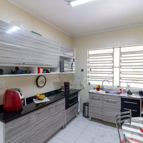 Casa à venda com 223m², 4 quartos e 3 vagas Casa à venda com 223m², 4 quartos e 3 vagasCozinha