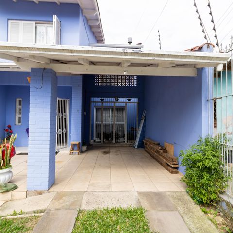Casa à venda com 223m², 4 quartos e 3 vagas Casa à venda com 223m², 4 quartos e 3 vagasGaragem