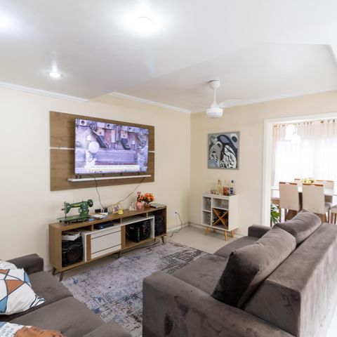 Casa à venda com 223m², 4 quartos e 3 vagas Casa à venda com 223m², 4 quartos e 3 vagasSala