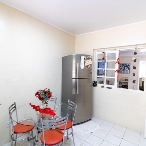 Casa à venda com 223m², 4 quartos e 3 vagas Casa à venda com 223m², 4 quartos e 3 vagasCozinha
