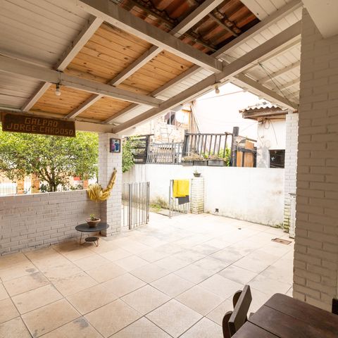 Casa à venda com 223m², 4 quartos e 3 vagas Casa à venda com 223m², 4 quartos e 3 vagasÁrea comum - Churrasqueira