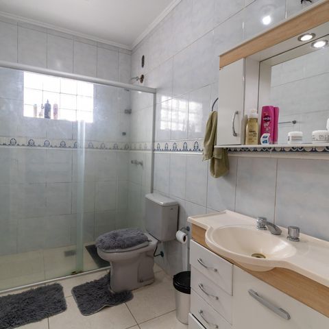 Casa à venda com 223m², 4 quartos e 3 vagas Casa à venda com 223m², 4 quartos e 3 vagasBanheiro Social
