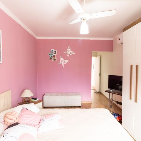 Casa à venda com 223m², 4 quartos e 3 vagas Casa à venda com 223m², 4 quartos e 3 vagasSuíte