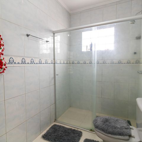 Casa à venda com 223m², 4 quartos e 3 vagas Casa à venda com 223m², 4 quartos e 3 vagasBanheiro Social
