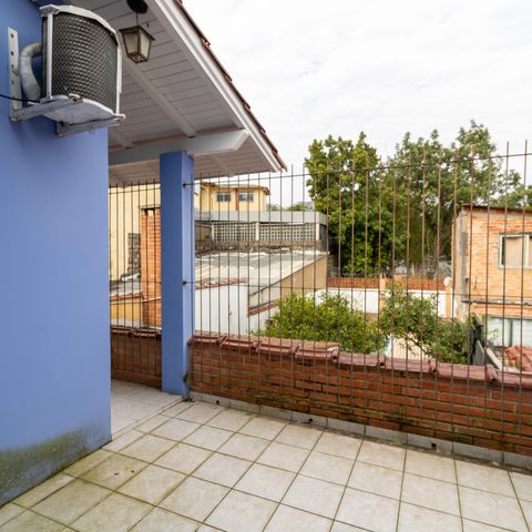 Casa à venda com 223m², 4 quartos e 3 vagas Casa à venda com 223m², 4 quartos e 3 vagasGaragem