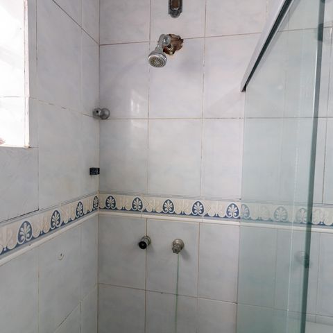 Casa à venda com 223m², 4 quartos e 3 vagas Casa à venda com 223m², 4 quartos e 3 vagasBanheiro Social