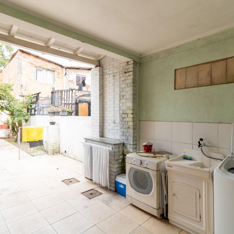 Casa à venda com 223m², 4 quartos e 3 vagas Casa à venda com 223m², 4 quartos e 3 vagasÁrea de Serviço