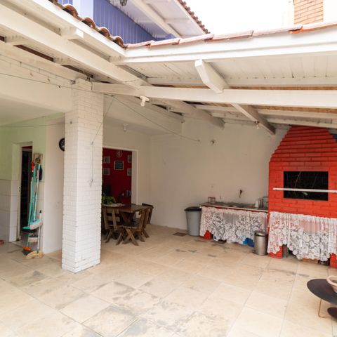 Casa à venda com 223m², 4 quartos e 3 vagas Casa à venda com 223m², 4 quartos e 3 vagasÁrea comum - Churrasqueira