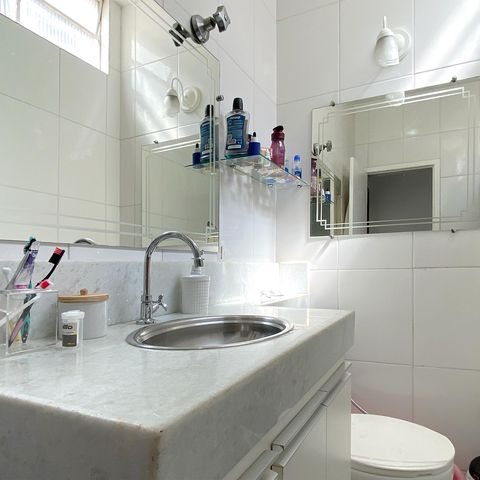 Casa à venda com 62m², 2 quartos e 1 vaga Casa à venda com 62m², 2 quartos e 1 vagaBanheiro