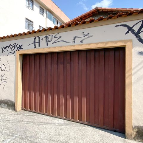 Casa à venda com 62m², 2 quartos e 1 vaga Casa à venda com 62m², 2 quartos e 1 vagaFachada