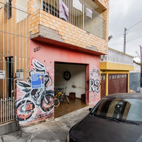 Casa à venda com 147m², 2 quartos e 1 vaga Casa à venda com 147m², 2 quartos e 1 vagaFachada - Placa