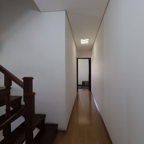 Casa à venda com 209m², 3 quartos e 7 vagasCorredor piso superior