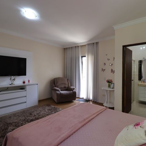 Casa à venda com 209m², 3 quartos e 7 vagasSuíte 3