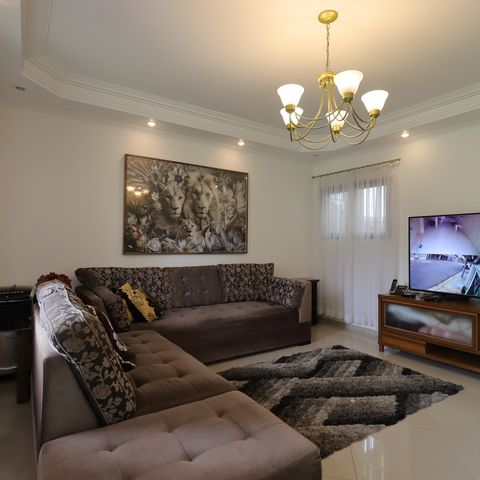 Casa à venda com 209m², 3 quartos e 7 vagasSala