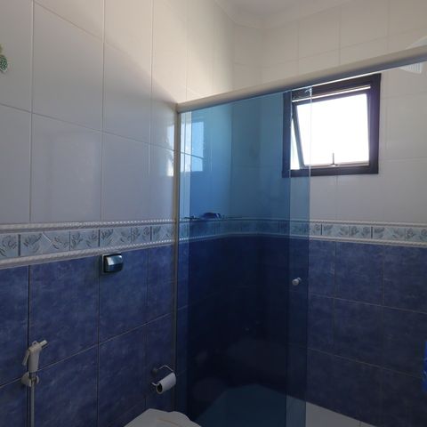 Casa à venda com 209m², 3 quartos e 7 vagasBanheiro da Suíte 1