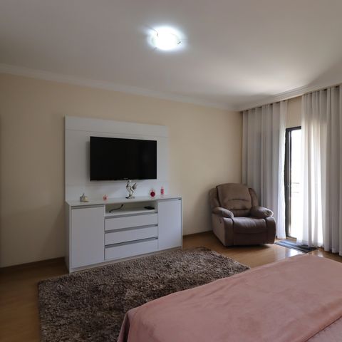 Casa à venda com 209m², 3 quartos e 7 vagasSuíte 3