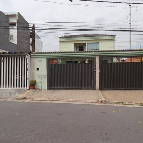Casa à venda com 209m², 3 quartos e 7 vagasFachada