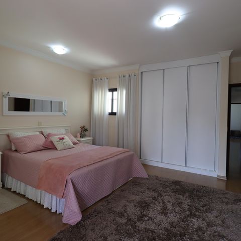 Casa à venda com 209m², 3 quartos e 7 vagasSuíte 3