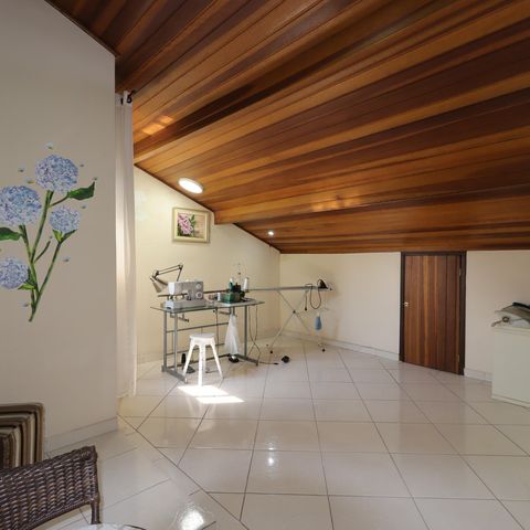 Casa à venda com 209m², 3 quartos e 7 vagasAteliê